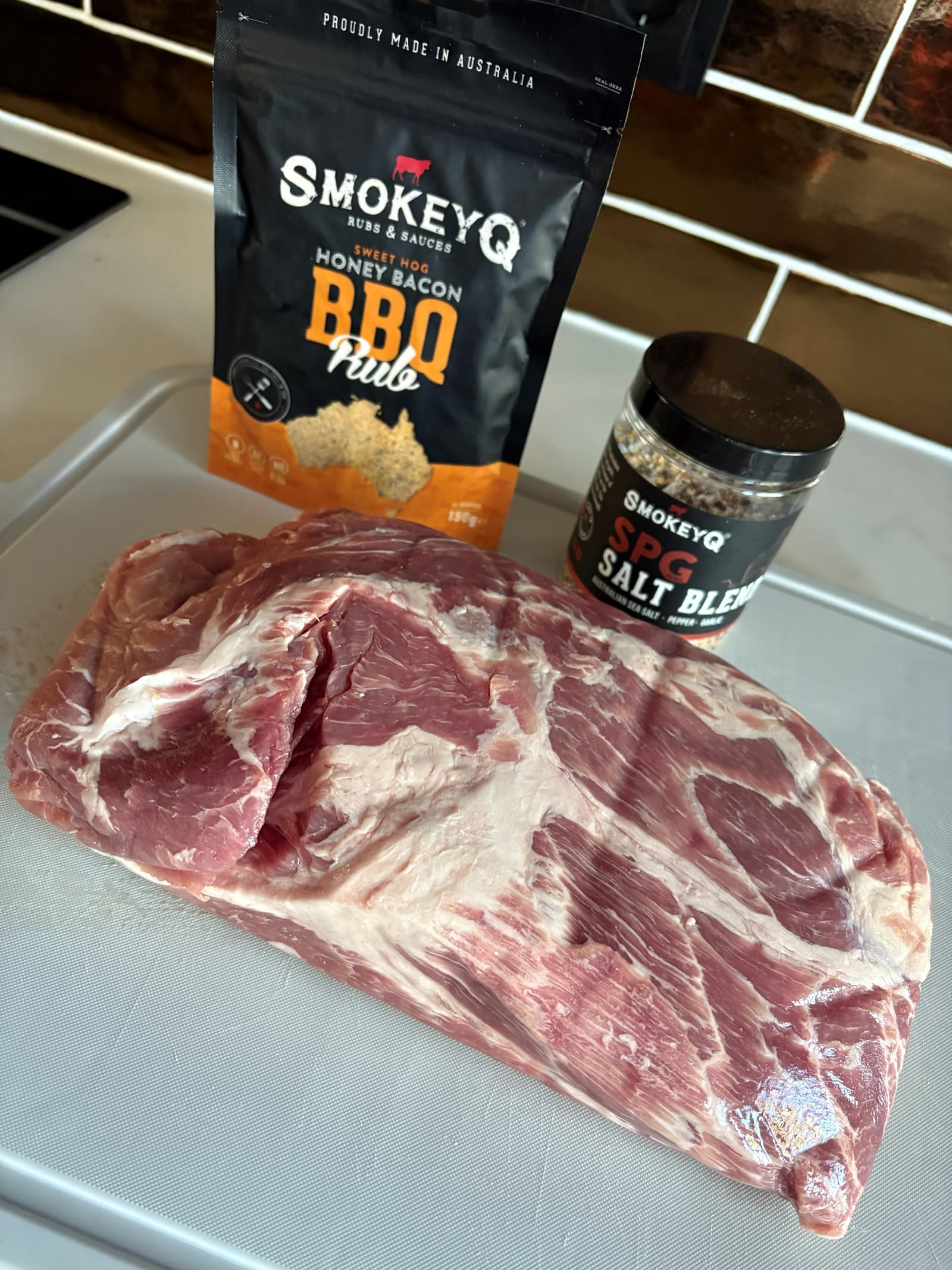 Verse pulled pork van de smoker, nog rokend